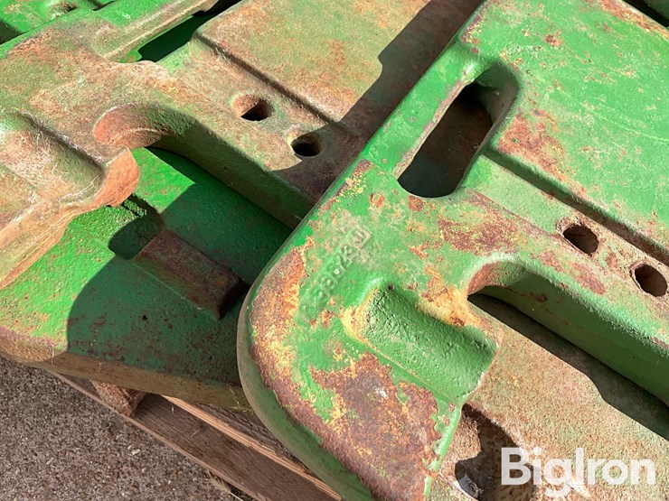 john-deere-tractor-suitcase-weights-image-12