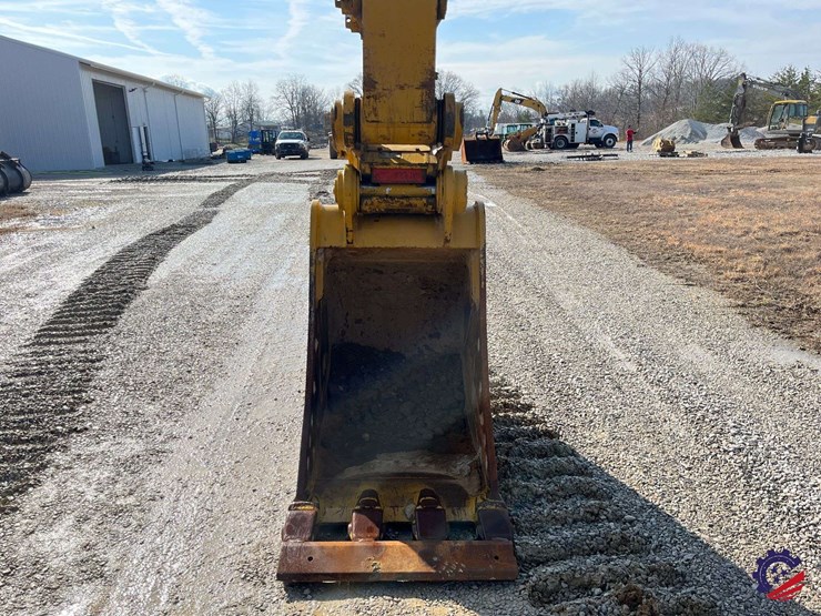 2018-caterpillar-326fl-image-30