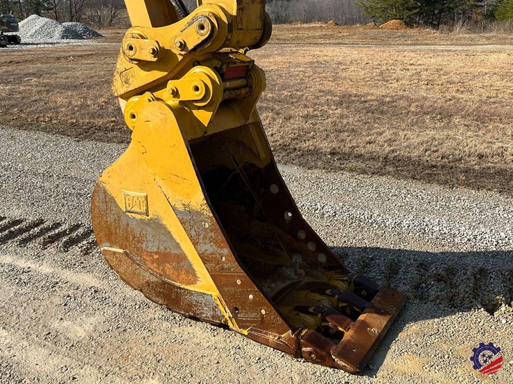 2018-caterpillar-326fl-image-24