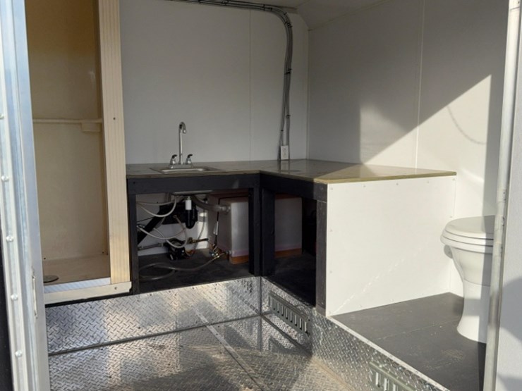 (inv.51016)-2017-bravo-trailers-vin:-542be2421gb013568,-24'-trailer-with-bathroom,-ac,-hot-water,-image-18