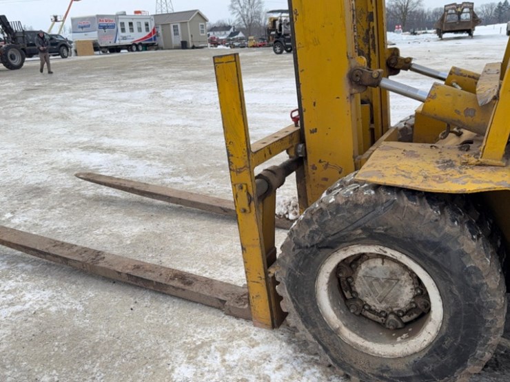 allis-chalmers-model-acp-120,-sn#-bcbo1181-gas-forklift-6665hrs-12,000lb-capacity-96"-forks-image-25