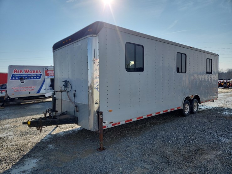 loadmaster-28'-kitchen-trailer,-enclosed,-tandem-axle,-windows,-water-heater,-counters,-sink-image-4