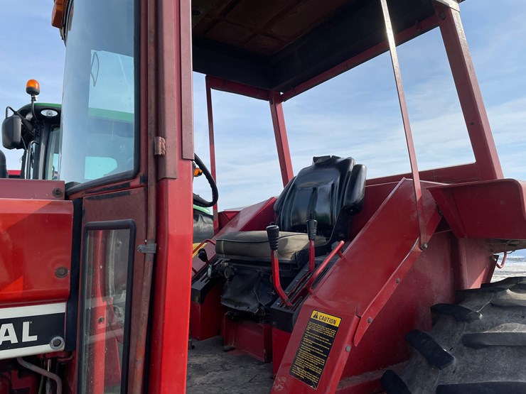 tag-#312,-1981-ih-886-diesel-tractor-image-23