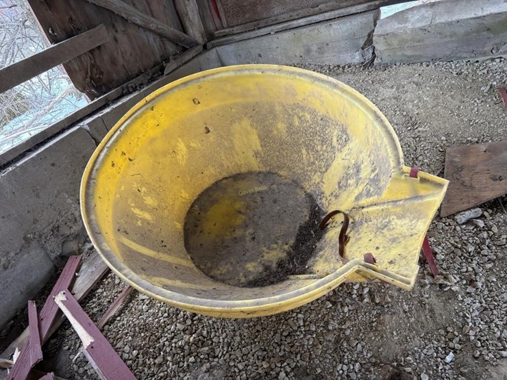 plastic-auger-hopper-image-3