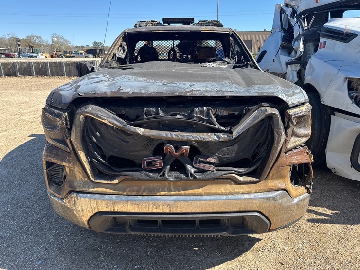 2022-gmc-sierra-1500-image-3