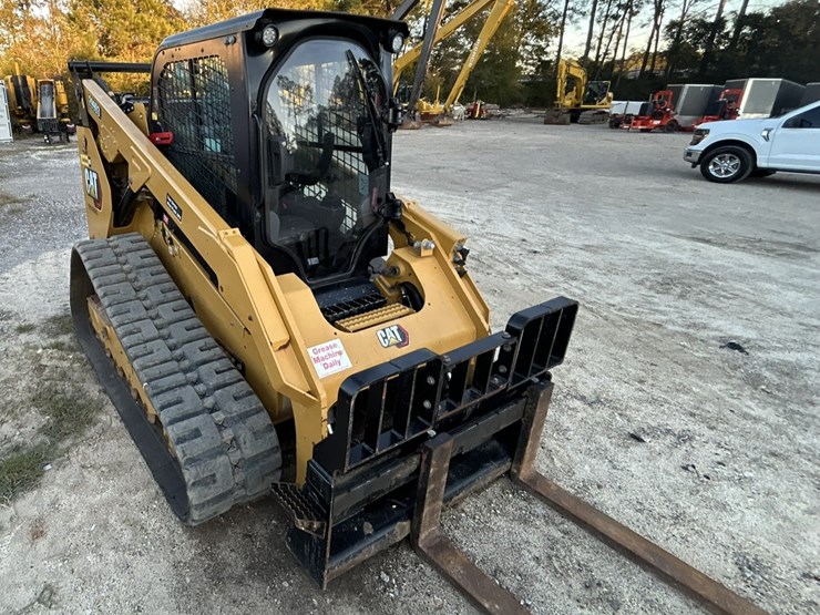 2023-caterpillar-299d3-image-6