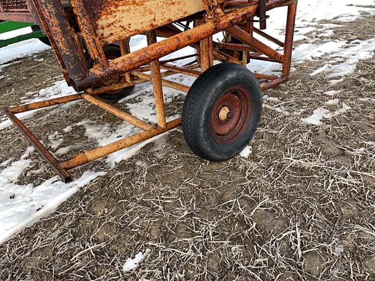 tag-#128,-portable-cattle-chute-w/head-gate-image-9