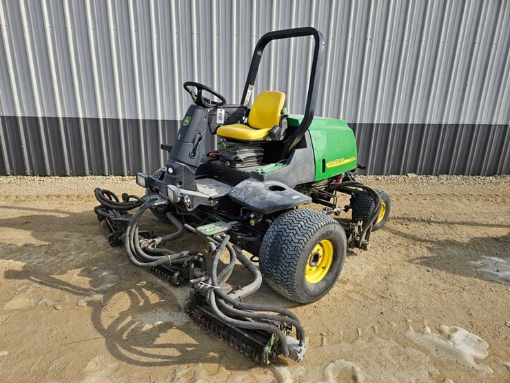 john-deere-3225c-image-1