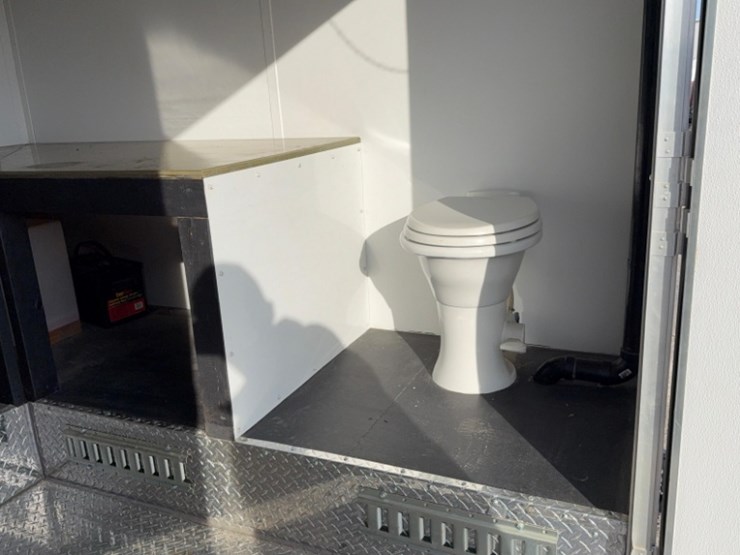 (inv.51016)-2017-bravo-trailers-vin:-542be2421gb013568,-24'-trailer-with-bathroom,-ac,-hot-water,-image-21