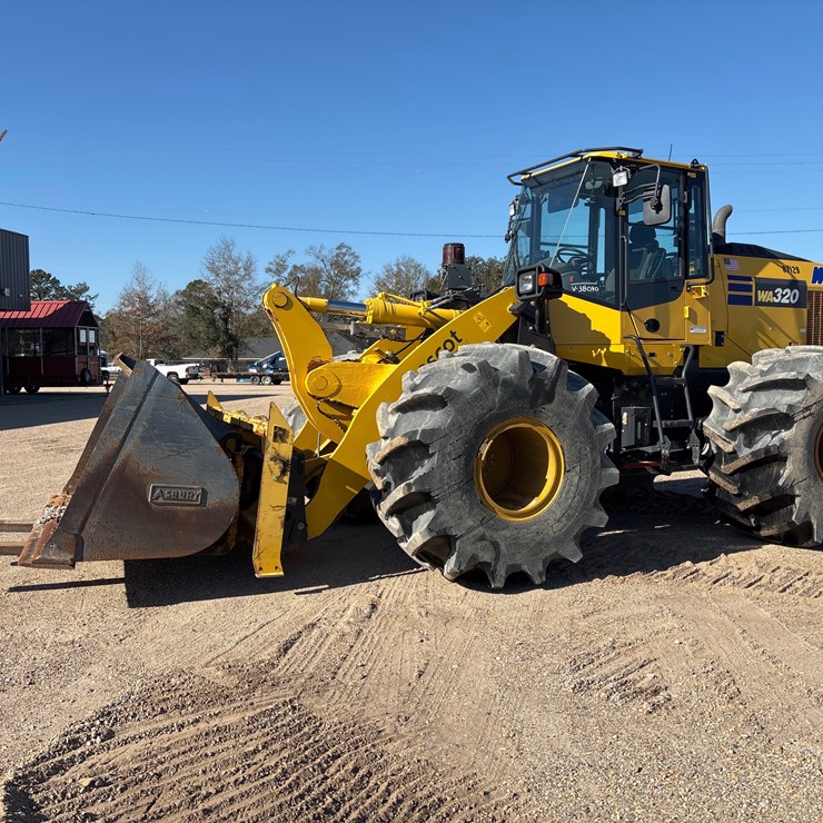 2023 KOMATSU WA320-8