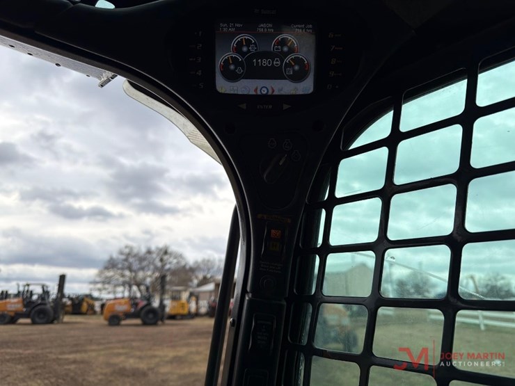 2015-bobcat-t770-image-20