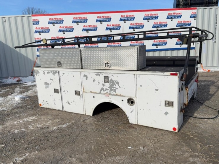 omaha-truck-bed-w/-ladder-rack-image-1