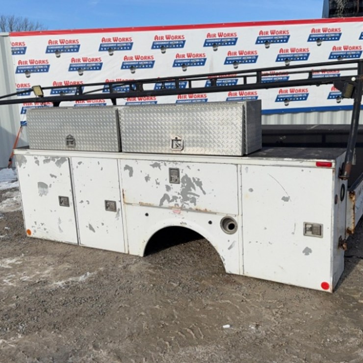 OMAHA Truck Bed w/ ladder rack