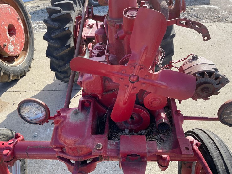 tag-#353,-farmall-130-tractor-image-20