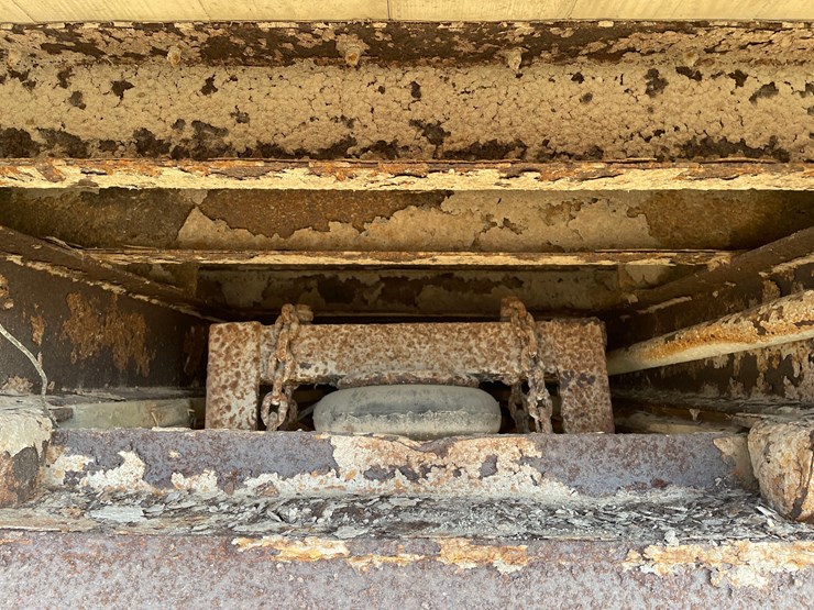 tag-#322,-1978-ih-grain-truck-image-13