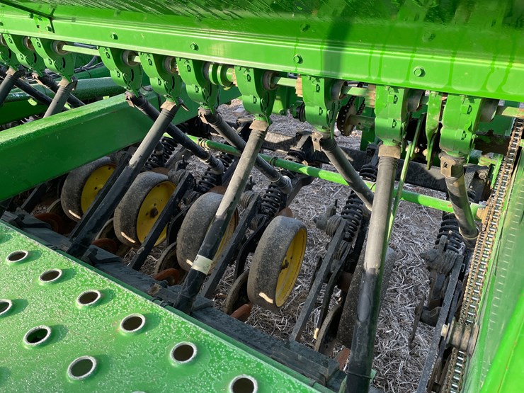 john-deere-750-image-17