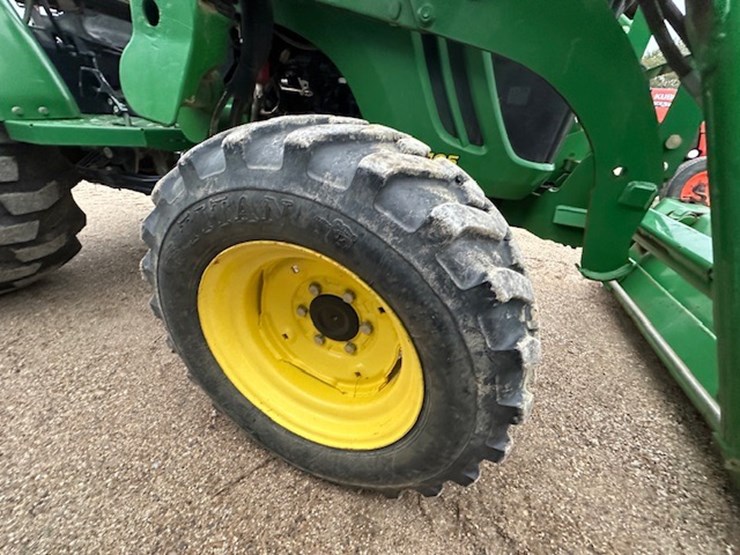john-deere-4105-image-34