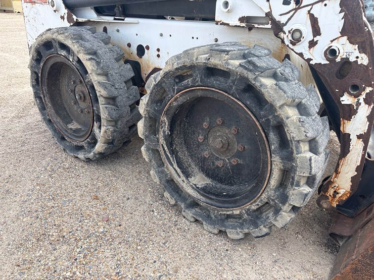 2009-bobcat-s150-image-9