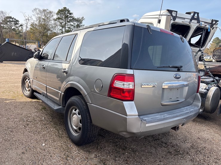 2008-ford-expedition-image-3