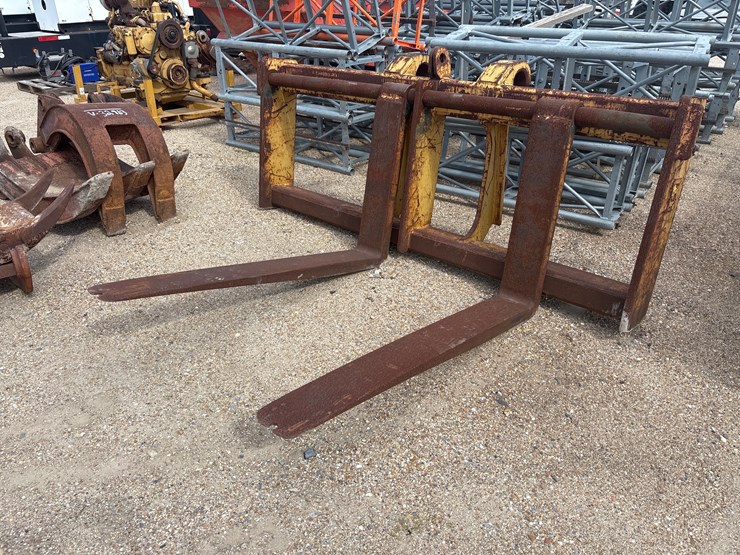 #2774-•-heavy-duty-fork-attachment-image-1