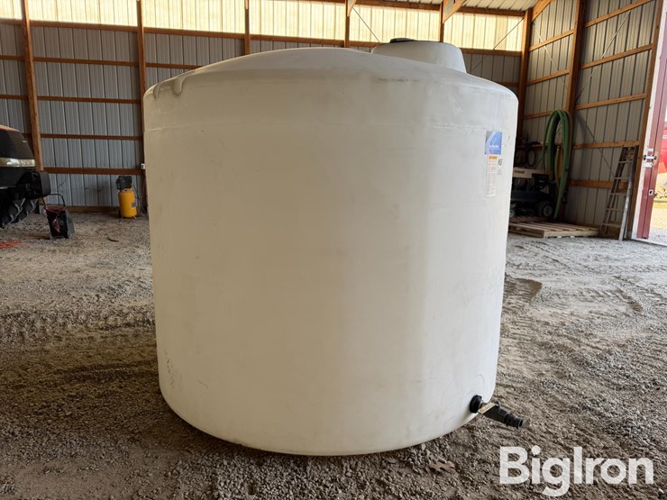 ace-roto-mold-2000-gallon-poly-vertical-tank-image-2