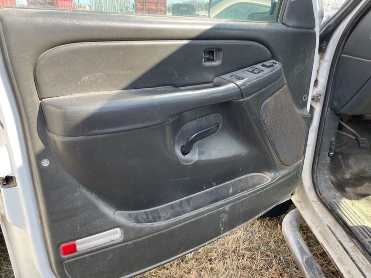 2007-chevrolet-3500-image-22