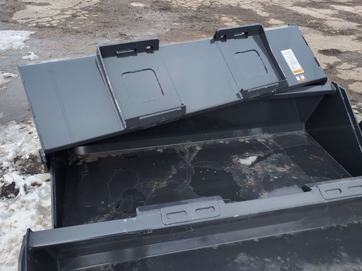 (1)-wolverine-78"-skid-steer-track-duty-bucket-tdb-11-78w-image-2