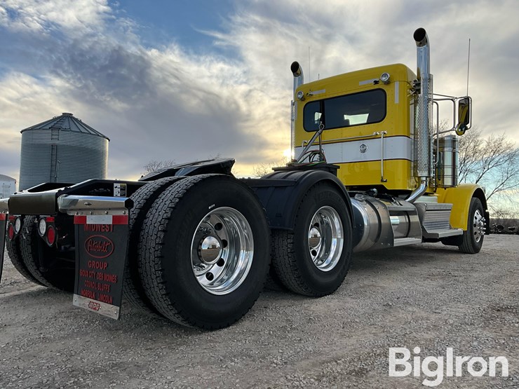 2024-peterbilt-389-image-5