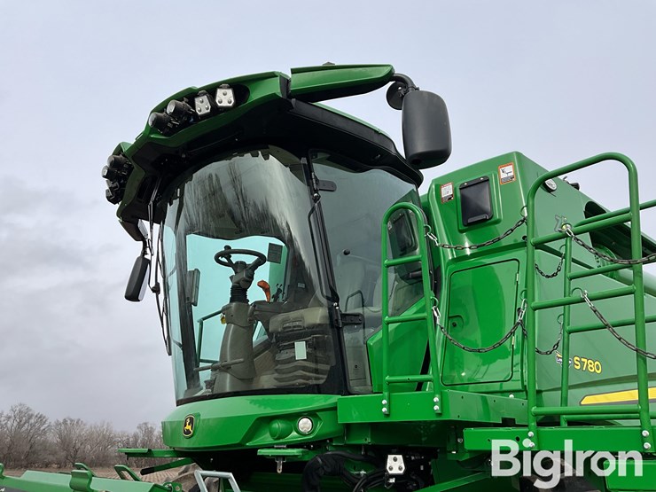 2022-john-deere-s780-image-10