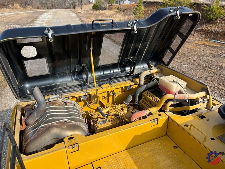 2018-caterpillar-326fl-image-87