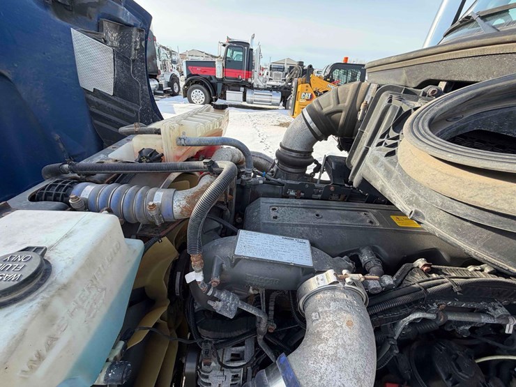 2015-peterbilt-579-image-26