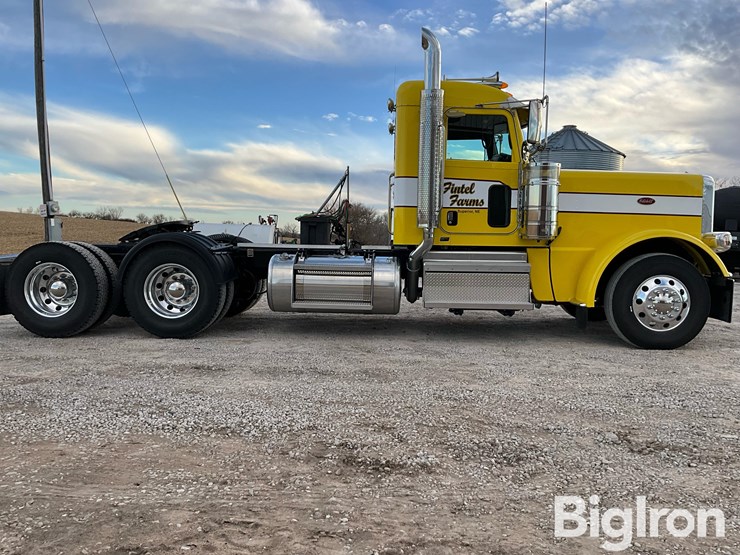 2024-peterbilt-389-image-4