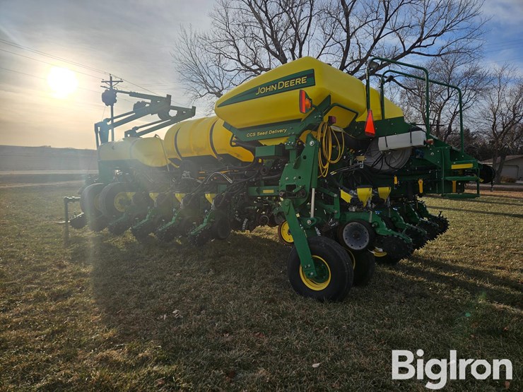 2009-john-deere-1770nt-image-7