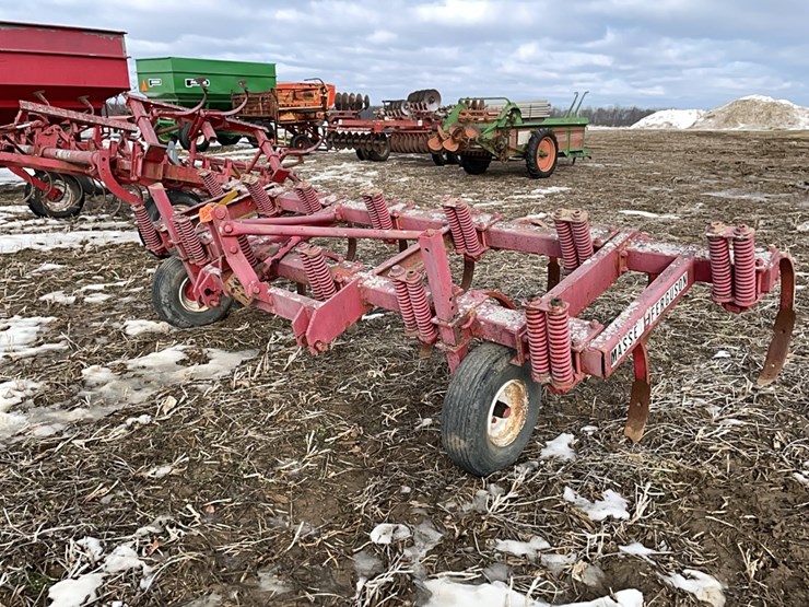 tag-#260,-13-shank-massey-ferguson-image-1