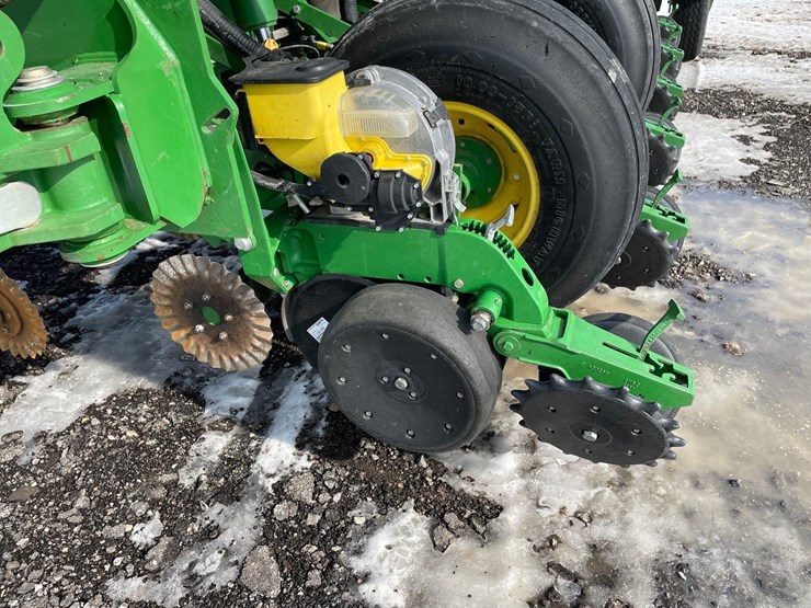 2013-john-deere-1790-ccs-image-3