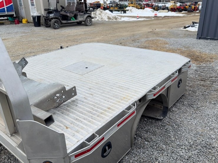 ale-martin-9'-aluminum-truck-bed-for-dually-image-9