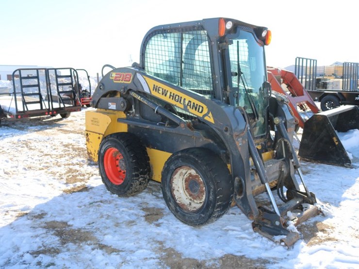 new-holland-l218-image-3