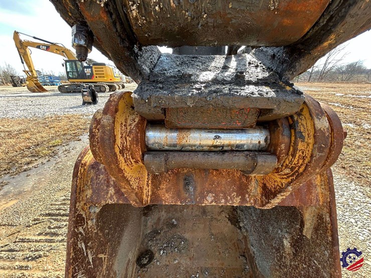 2017-caterpillar-318fl-image-40