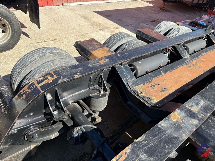 2023-fontaine-lowboy-image-43