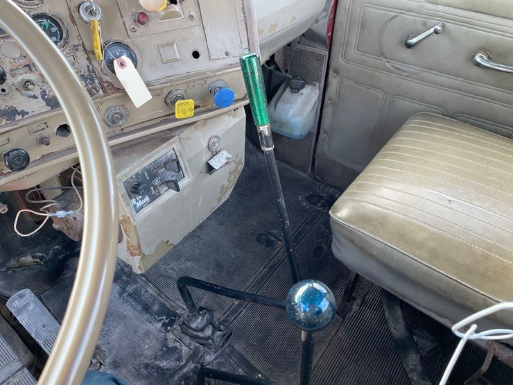 tag-#468,-1981-r-series-600-mack-semi-tractor-image-19