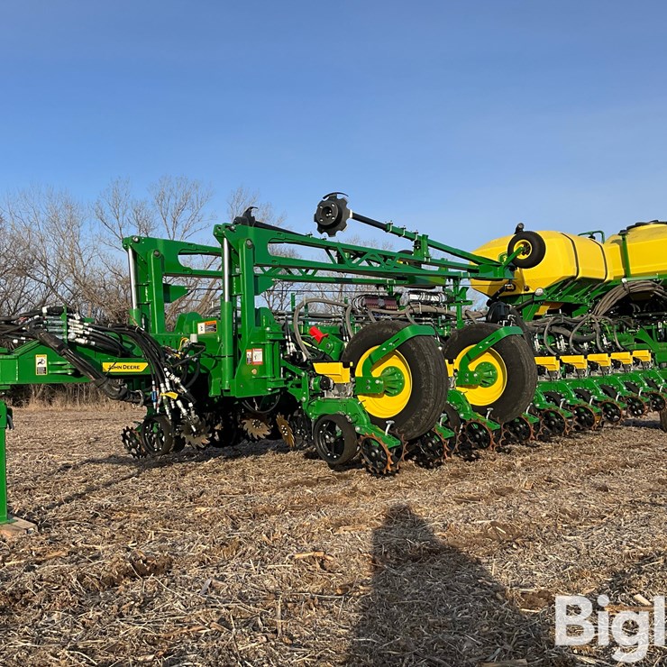 2024 JOHN DEERE 1775NT