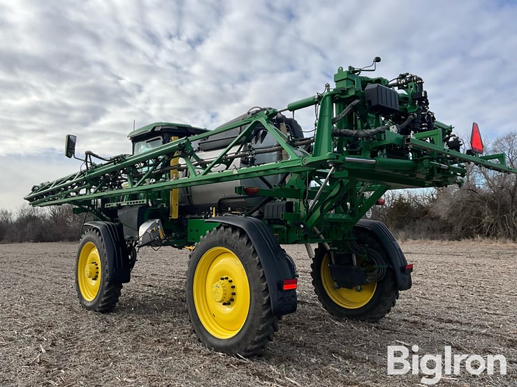 2022-john-deere-412r-image-7