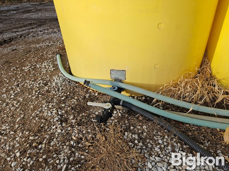 3000-gal-poly-liquid-holding-tanks-image-15