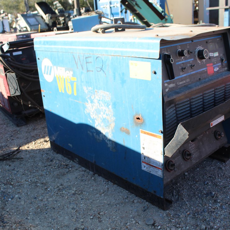 #3481 • MILLER DIMENSION 452, WELDER