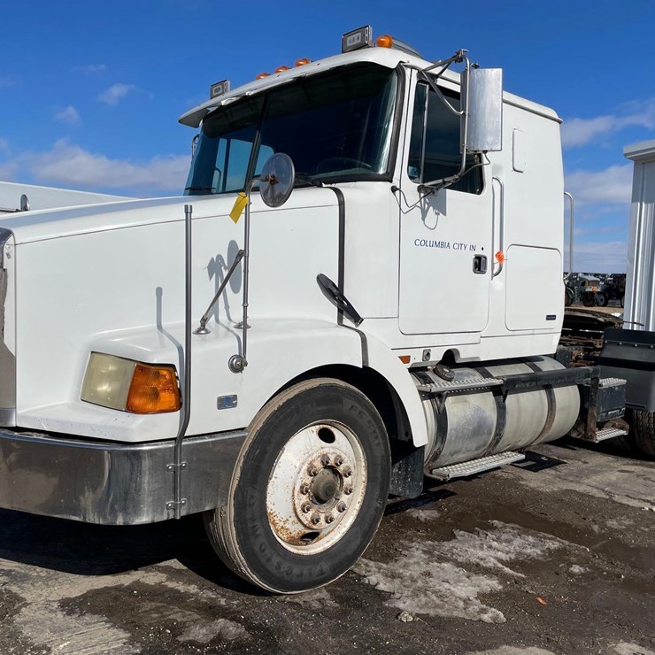 Tag #442, 1993 Volvo semi tractor