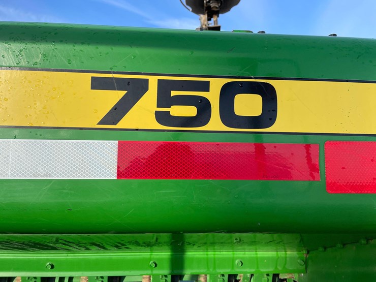 john-deere-750-image-3