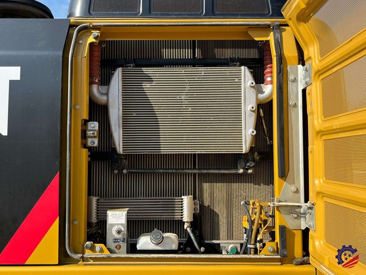 2018-caterpillar-326fl-image-63