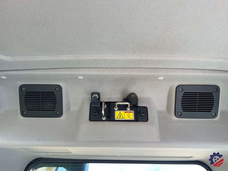 2018-caterpillar-326fl-image-111