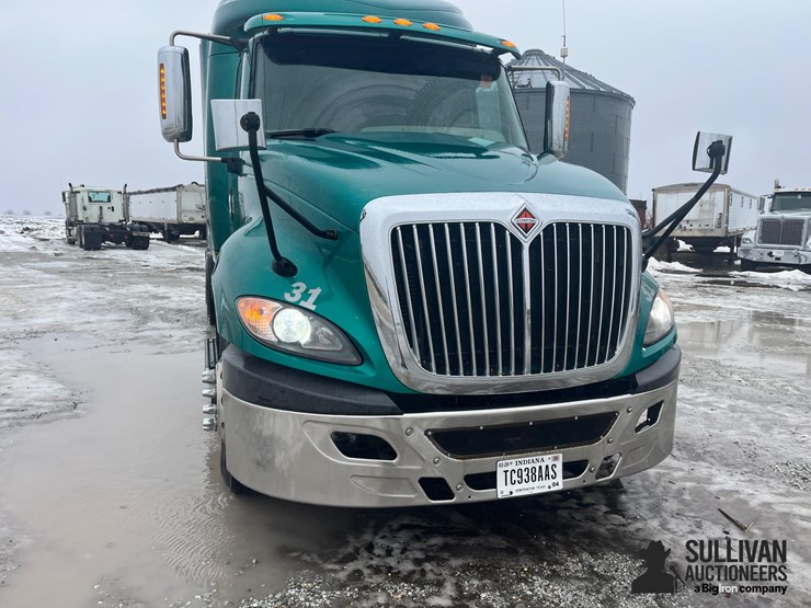 2016-international-prostar-image-17