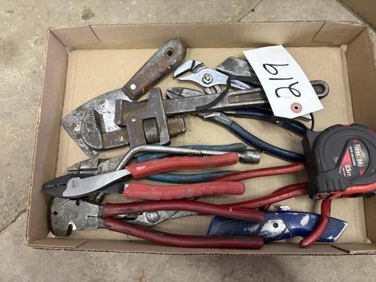 pliers,-tape,-hand-tools-image-2